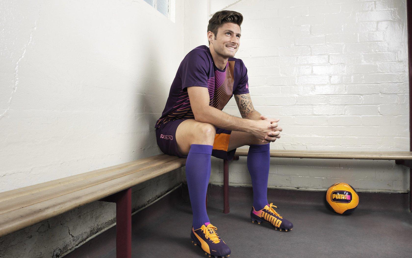 富尔茨重返球场参与完整训练 球迷期待魔术后卫即将归队