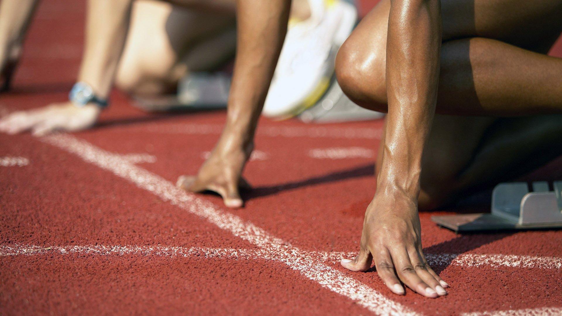 马卡报解析皇马战术隐忧，阿隆索右路攻防待破局，两将状态低迷引关注